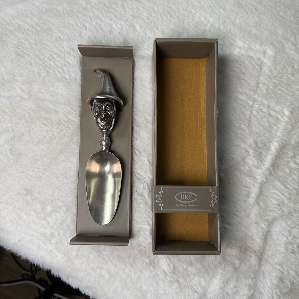 BKP Halloween Witch Metal Ice Scoop‎ Barware
Party Entertain Silver India NEW - Picture 13 of 16